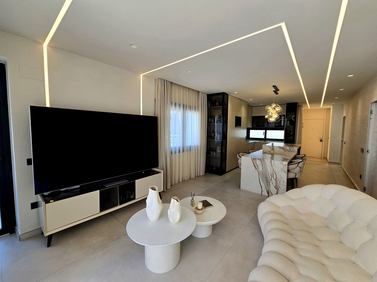 2 bedroom Apartments for sale in La Cala de Mijas – R5337361