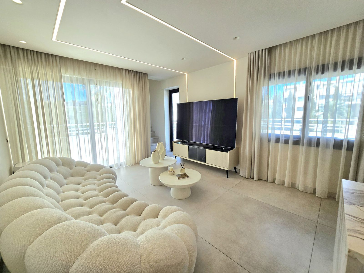 2 bedroom Apartments for sale in La Cala de Mijas – R5337361