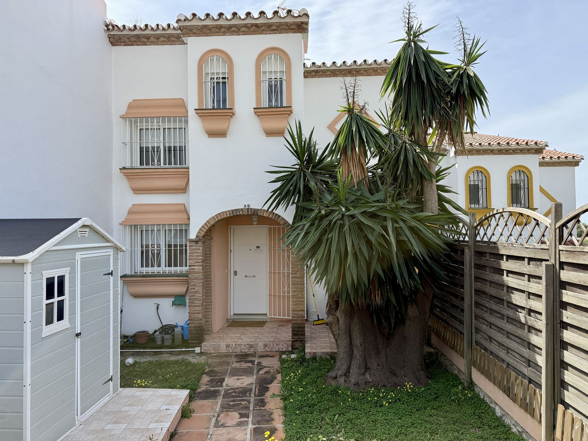 2 bedroom Townhouses for sale in Calahonda – R5357461