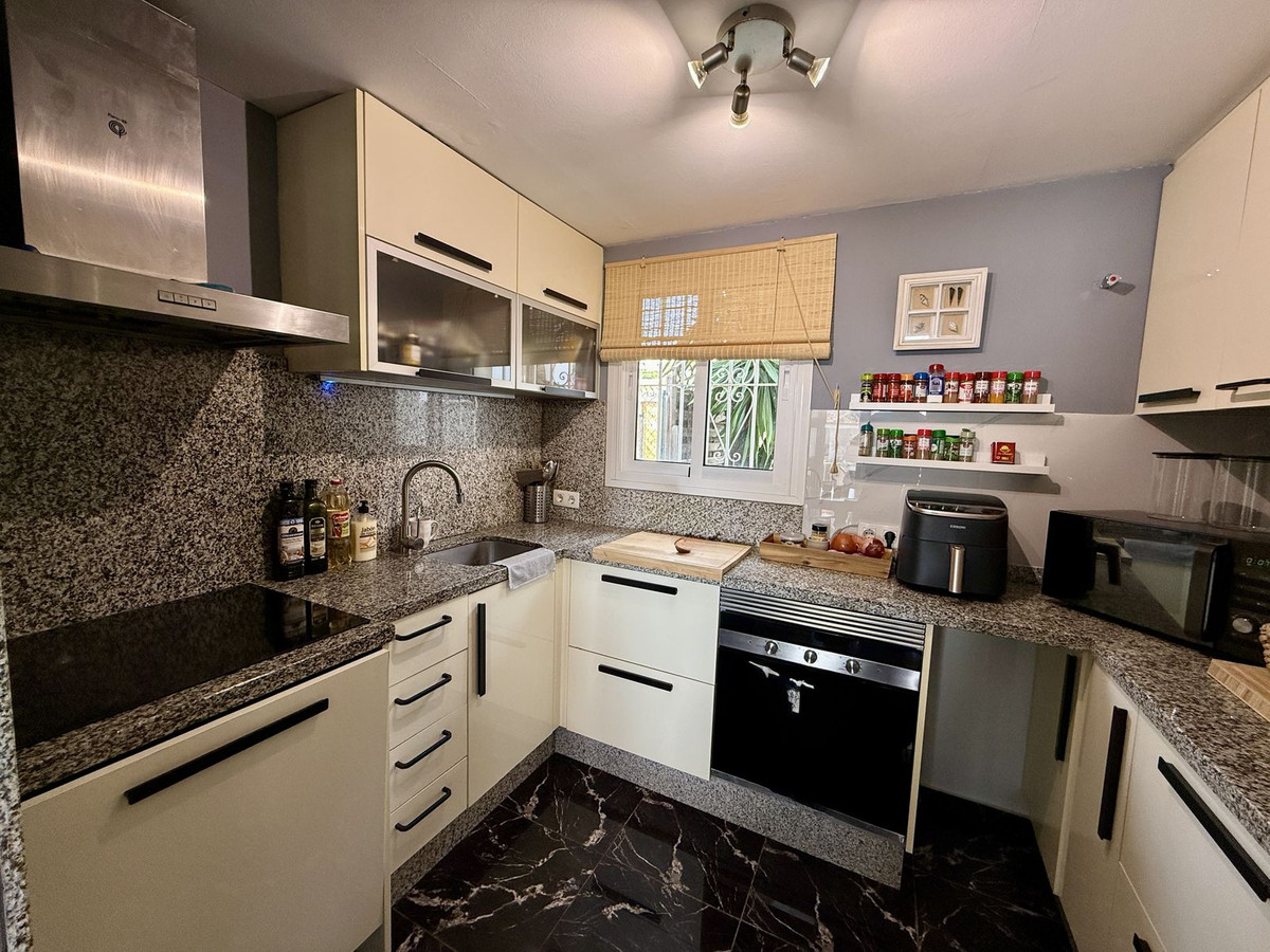 2 bedroom Townhouses for sale in Calahonda – R5357461