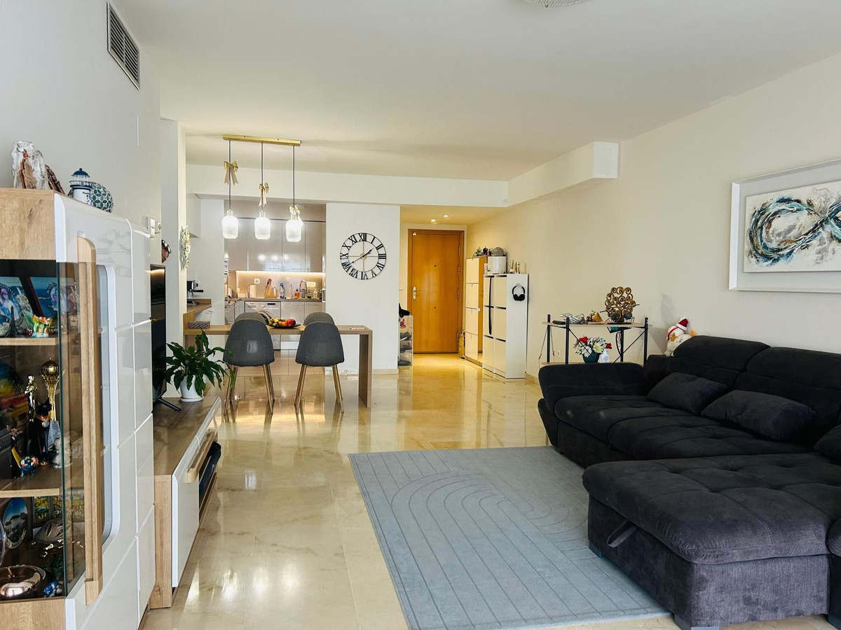 Aticos de 3 dormitorios en venta en Guadalmina Alta – R5360509