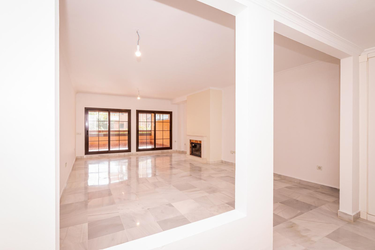 4 bedroom Apartments for sale in Hacienda del Sol – R5234881