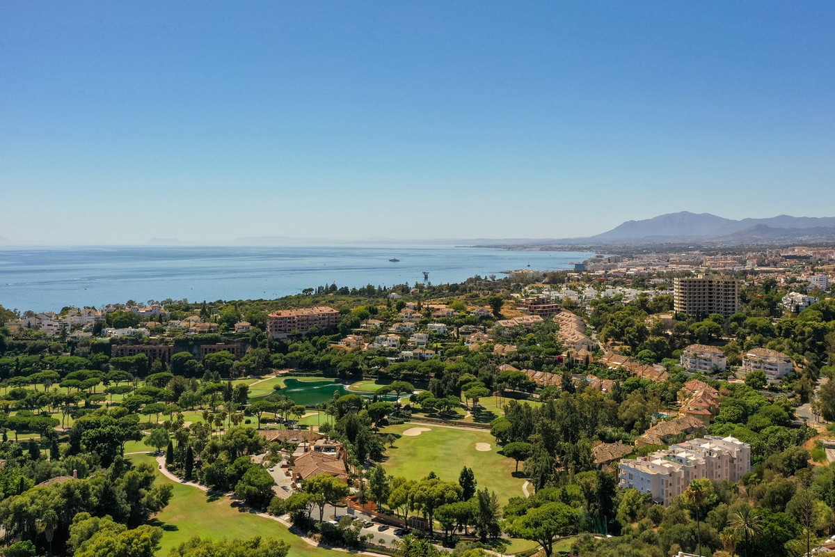 4 bedroom Villas for sale in Marbella – R5153068