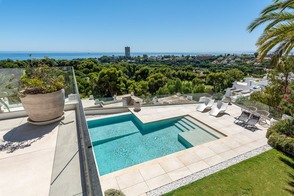 4 bedroom Villas for sale in Marbella – R5153068