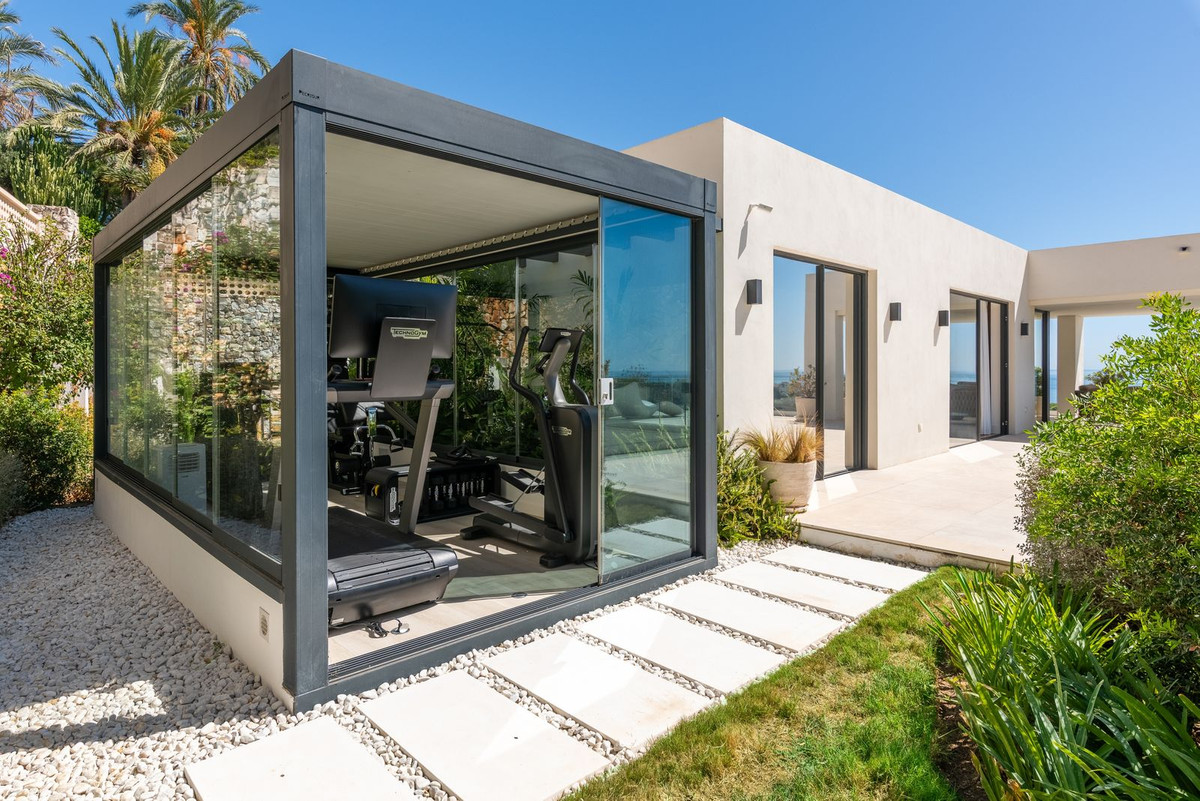 4 bedroom Villas for sale in Marbella – R5153068