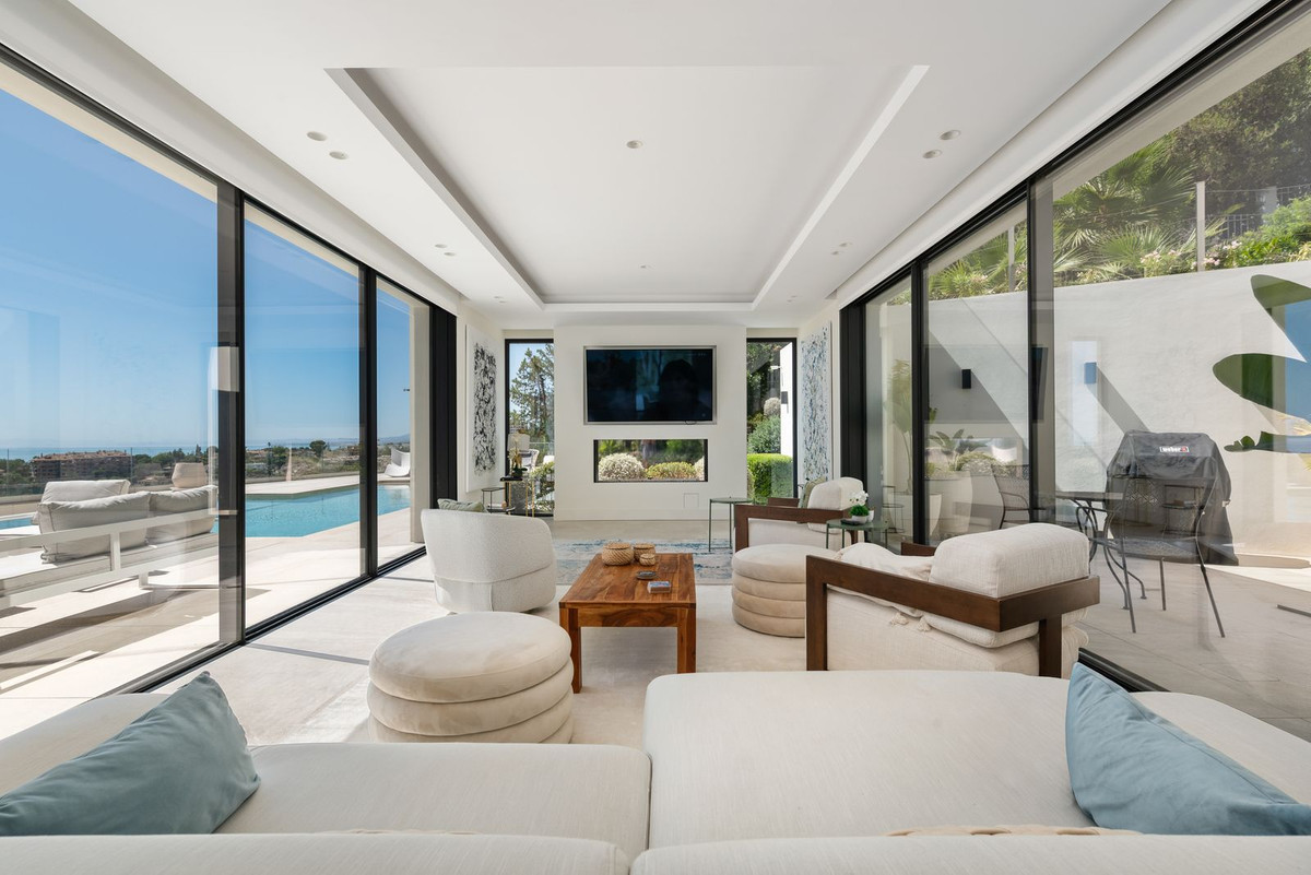 4 bedroom Villas for sale in Marbella – R5153068