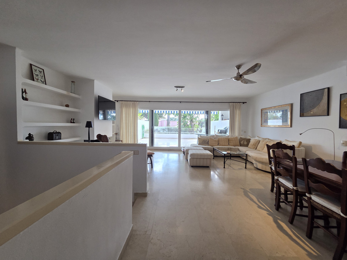 4 bedroom Apartments for sale in Marbella – R5363083