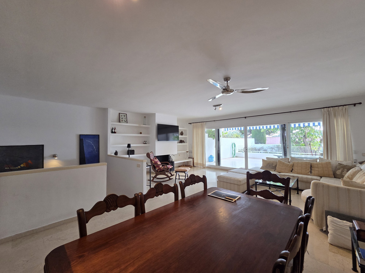 4 bedroom Apartments for sale in Marbella – R5363083