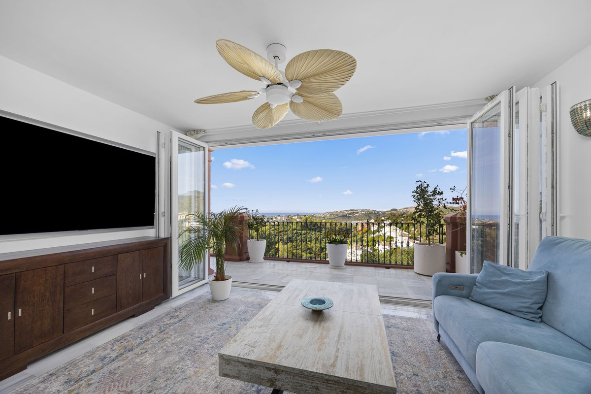 2 bedroom Apartments for sale in Monte Halcones – R5351665