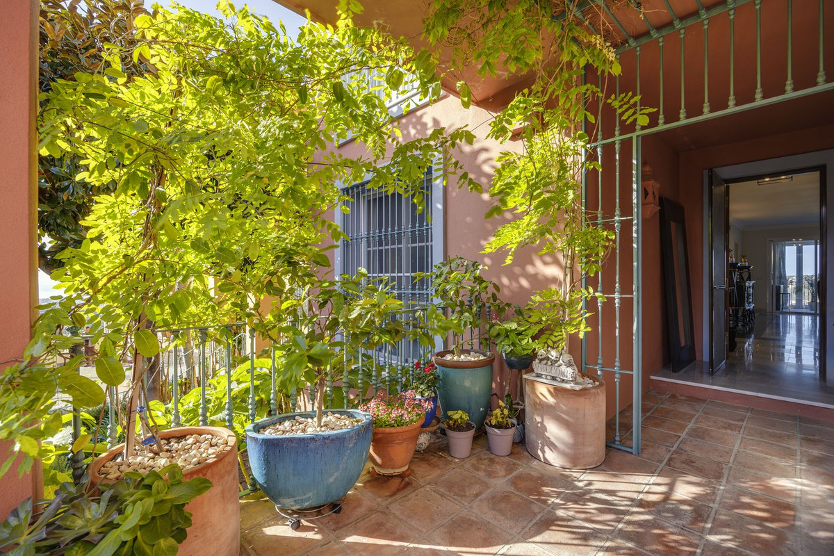 2 bedroom Apartments for sale in Monte Halcones – R5351665