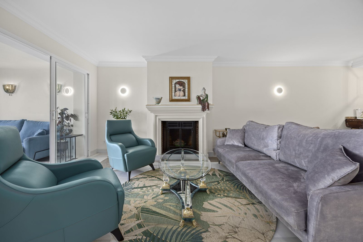 2 bedroom Apartments for sale in Monte Halcones – R5351665