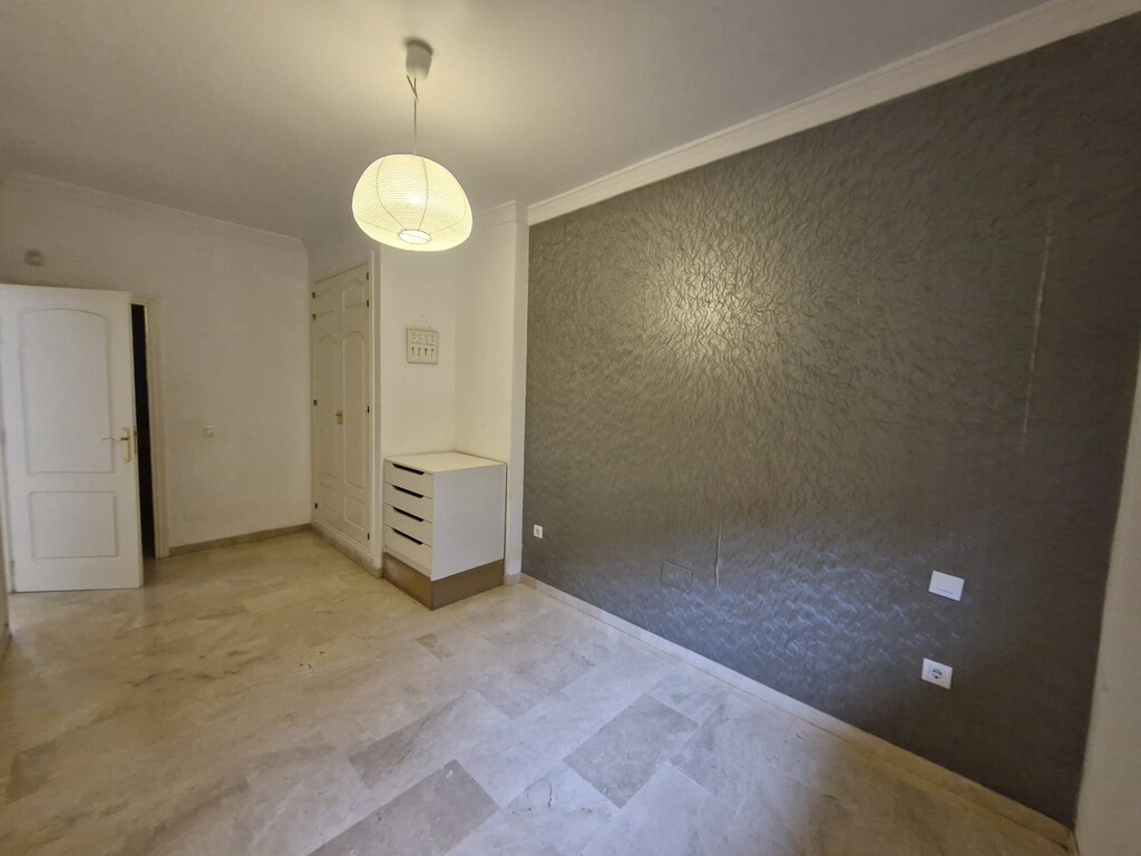 2 bedroom Apartments for sale in Elviria – R5367439