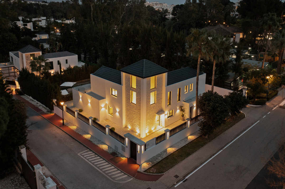 4 bedroom Villas for sale in Las Brisas – R5350300