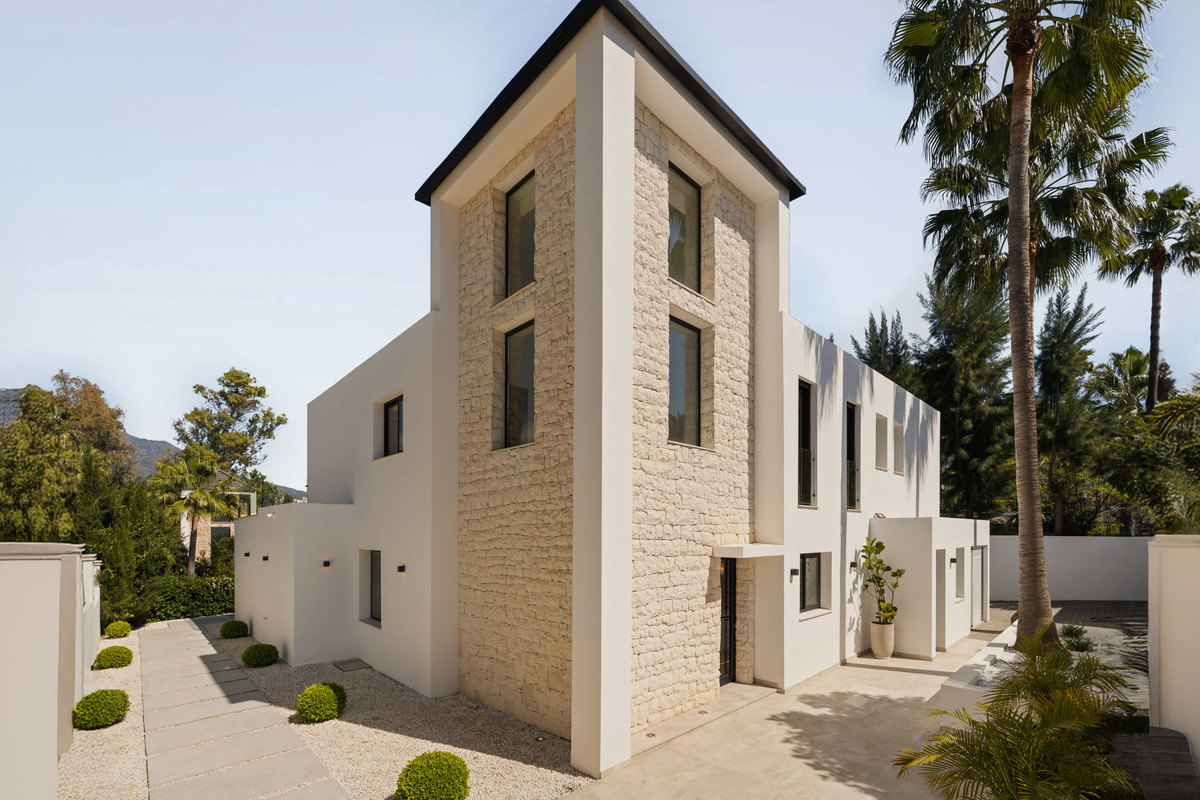 4 bedroom Villas for sale in Las Brisas – R5350300