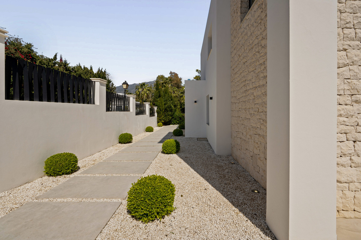 4 bedroom Villas for sale in Las Brisas – R5350300