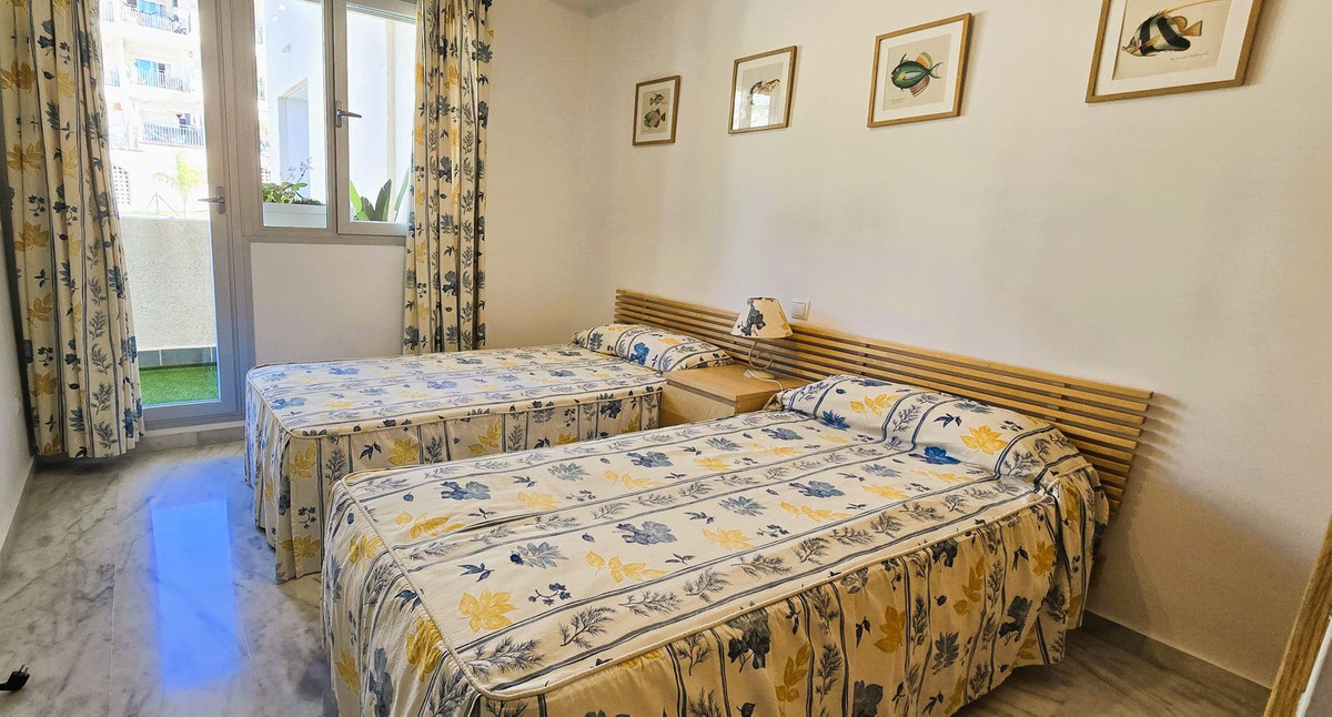 2 bedroom Apartments for sale in Riviera del Sol – R5348164