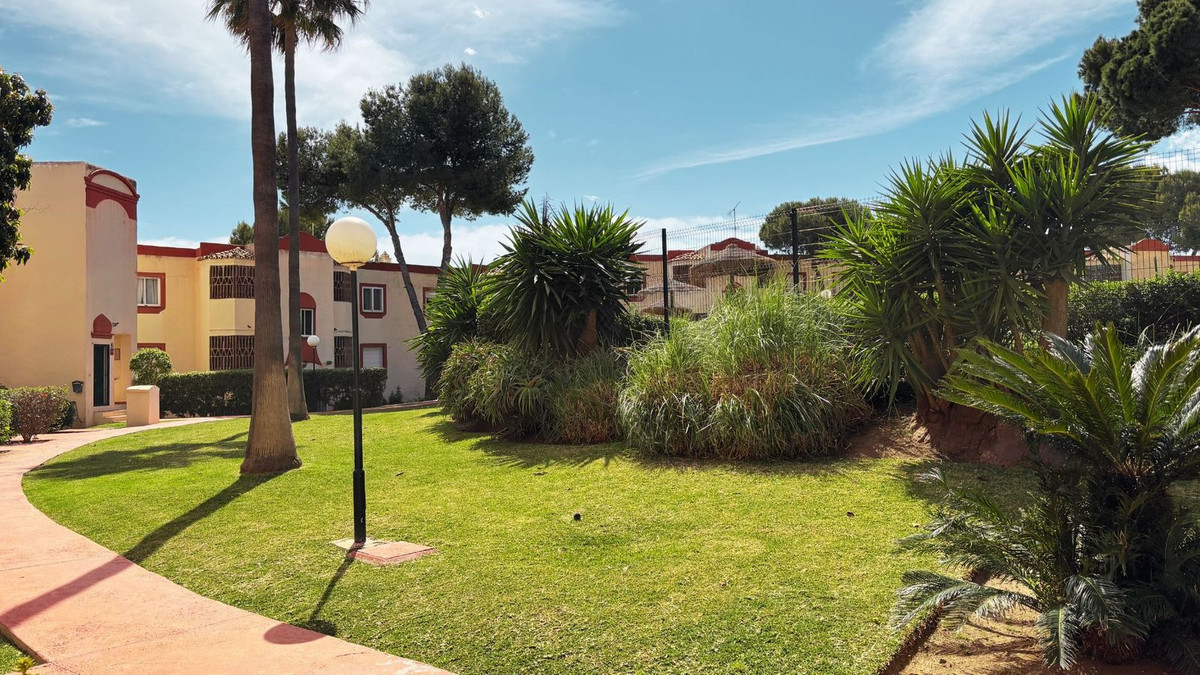 2 bedroom Apartments for sale in Riviera del Sol – R5359417