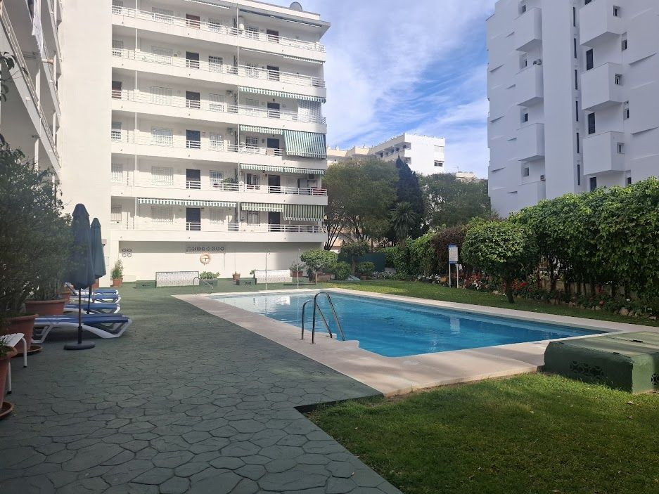 Apartamentos de 3 dormitorios en venta en Marbella – R5357131