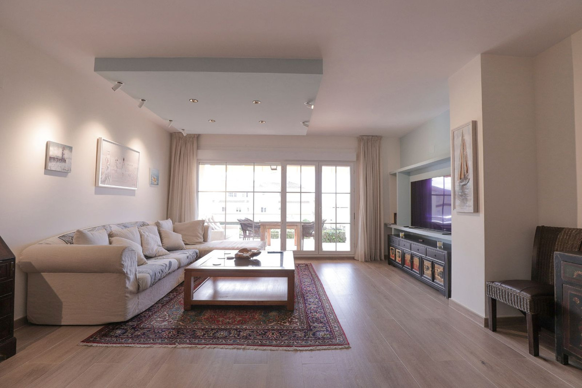 3 bedroom Apartments for sale in Cabopino – R5348041