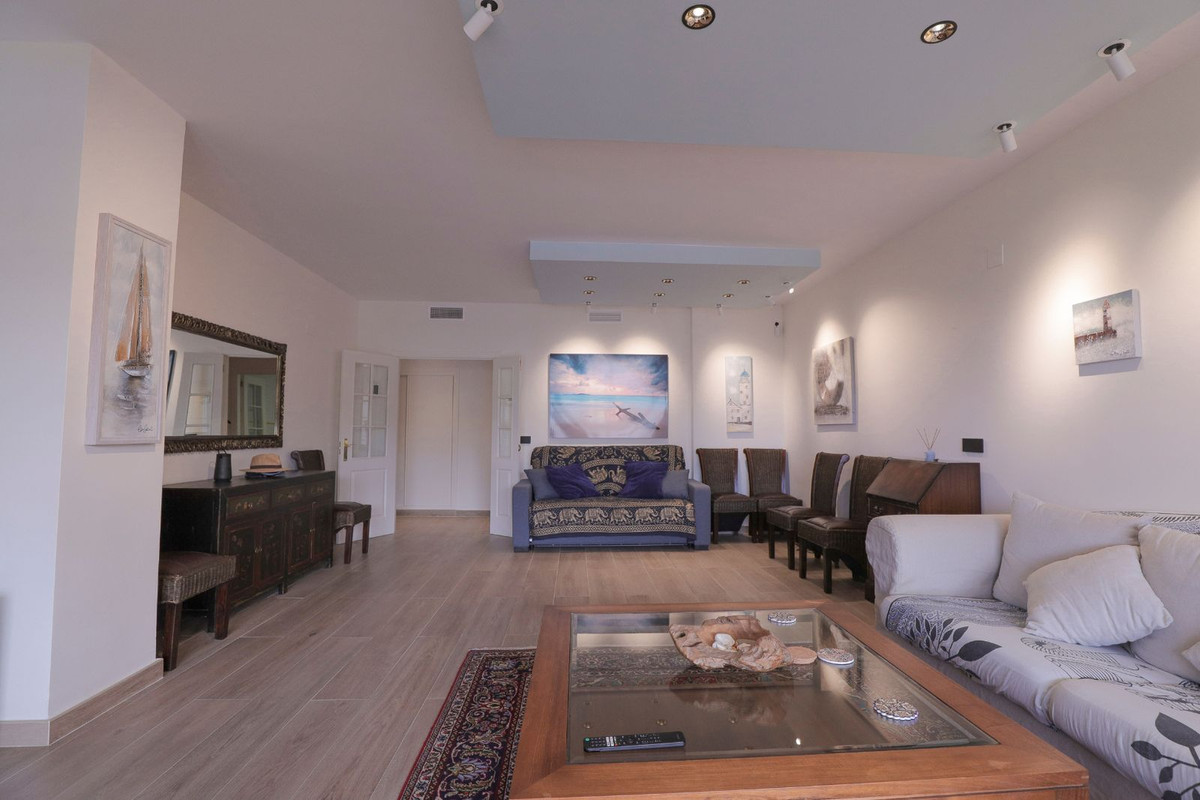 3 bedroom Apartments for sale in Cabopino – R5348041