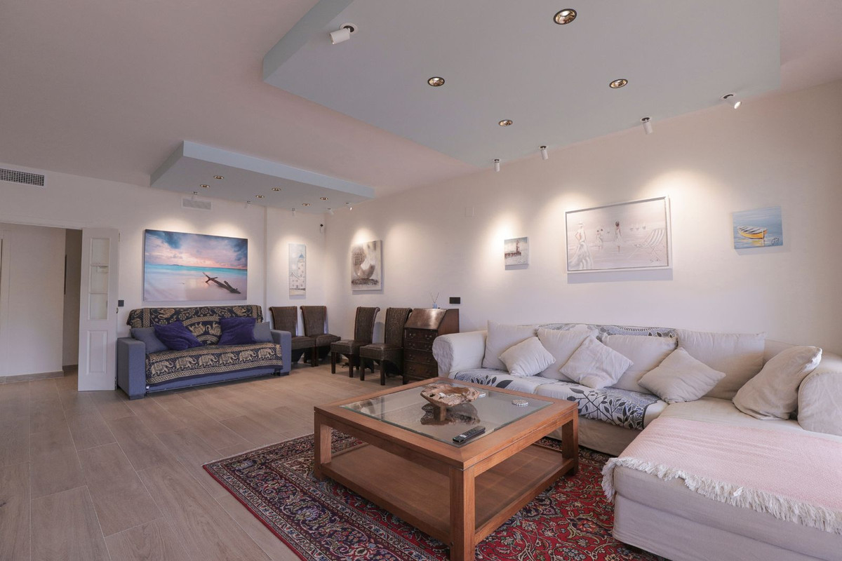 3 bedroom Apartments for sale in Cabopino – R5348041