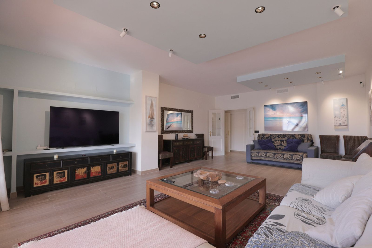 3 bedroom Apartments for sale in Cabopino – R5348041