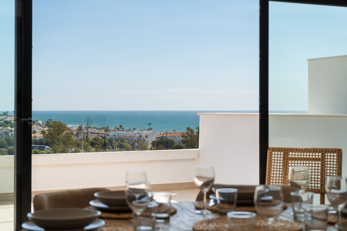 4 bedroom Apartments for sale in La Cala de Mijas – R5368036