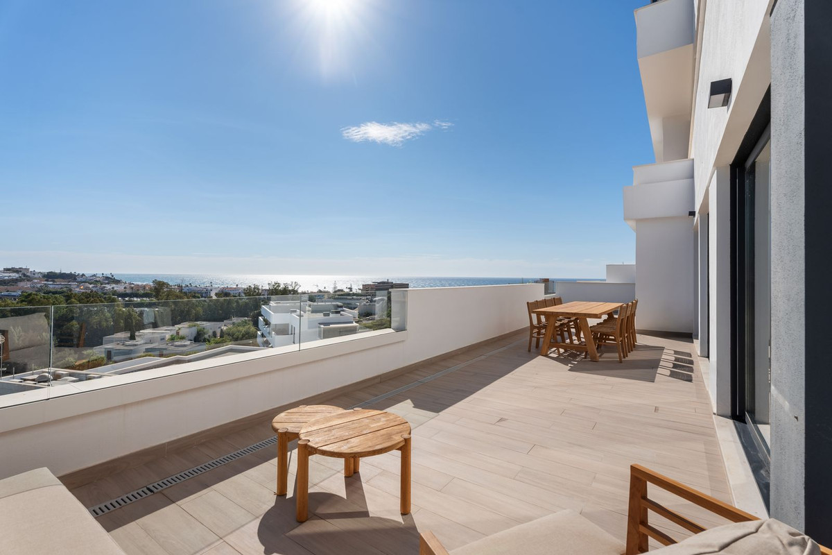 4 bedroom Apartments for sale in La Cala de Mijas – R5368036