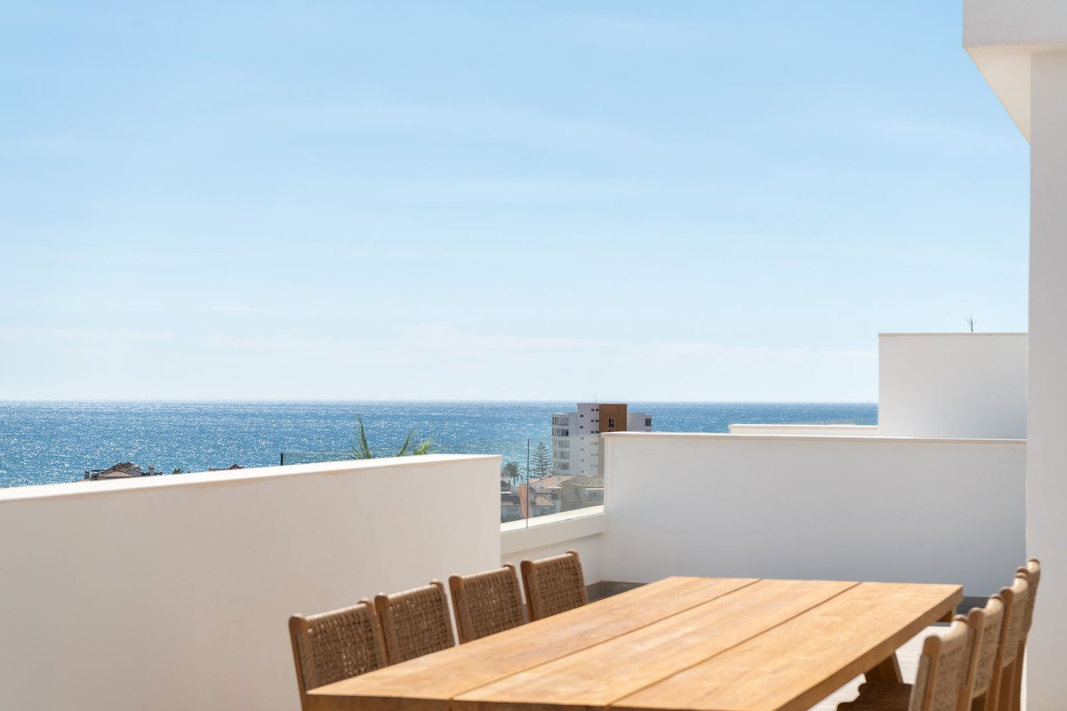 4 bedroom Apartments for sale in La Cala de Mijas – R5368036