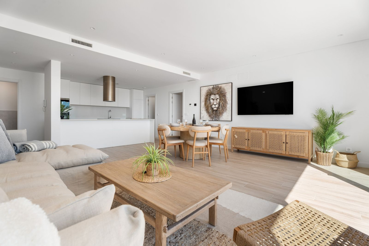 4 bedroom Apartments for sale in La Cala de Mijas – R5368036