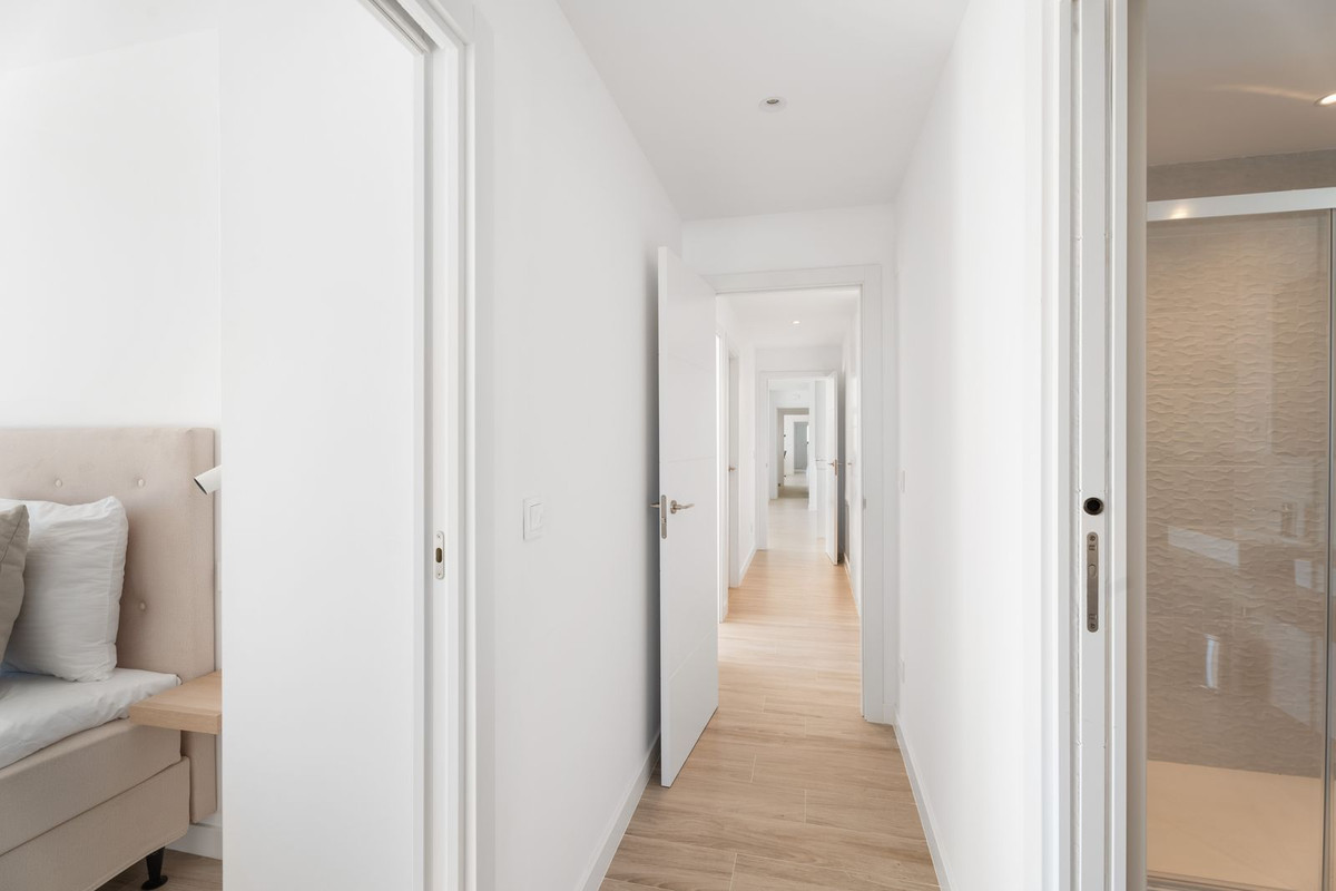 4 bedroom Apartments for sale in La Cala de Mijas – R5368036