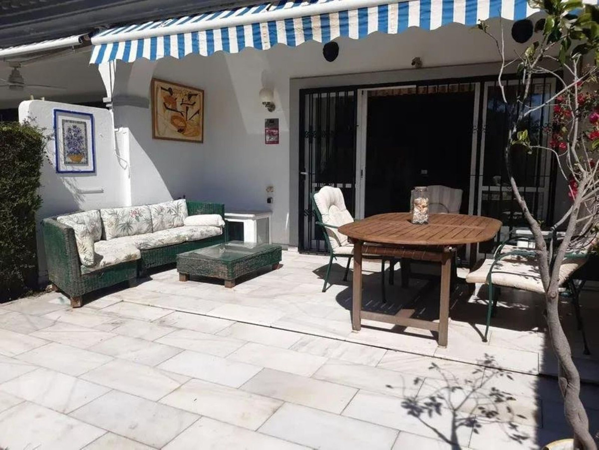 5 bedroom Townhouses for sale in Cabopino – R5360389