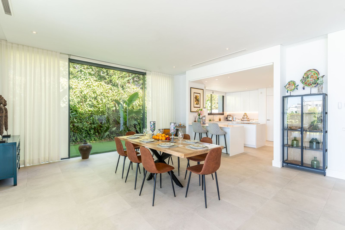 5 bedroom Villas for sale in Cabopino – R5339008 5 bedroom Villas for sale in Cabopino – R5339008