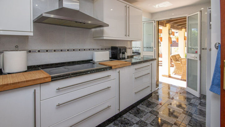 3 bedroom Villas for sale in Marbesa – R5346010 in 