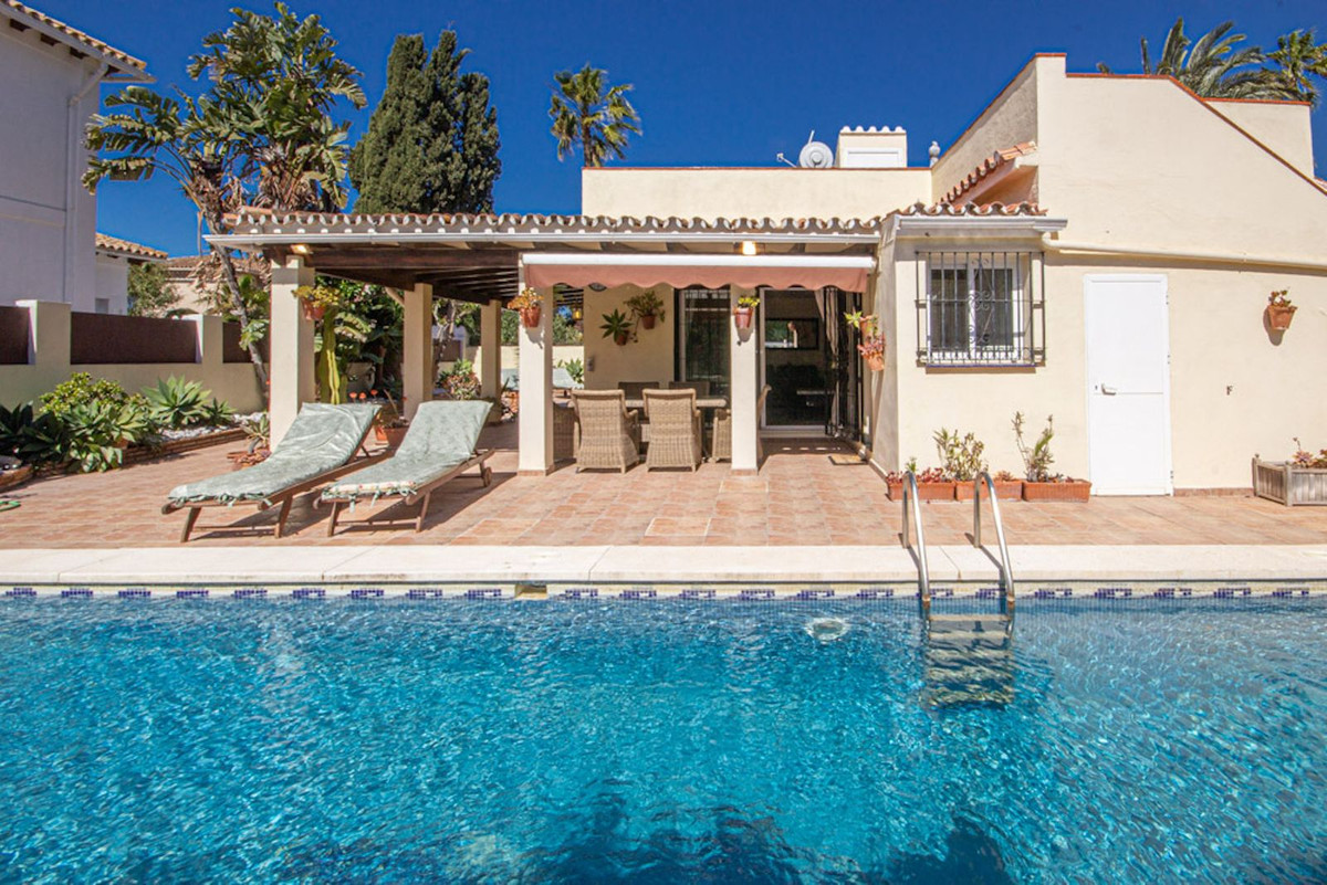 3 bedroom Villas for sale in Marbesa – R5346010