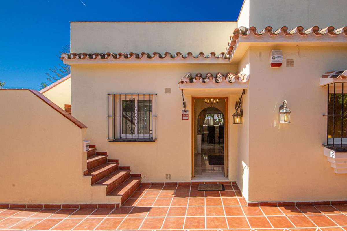 3 bedroom Villas for sale in Marbesa – R5346010