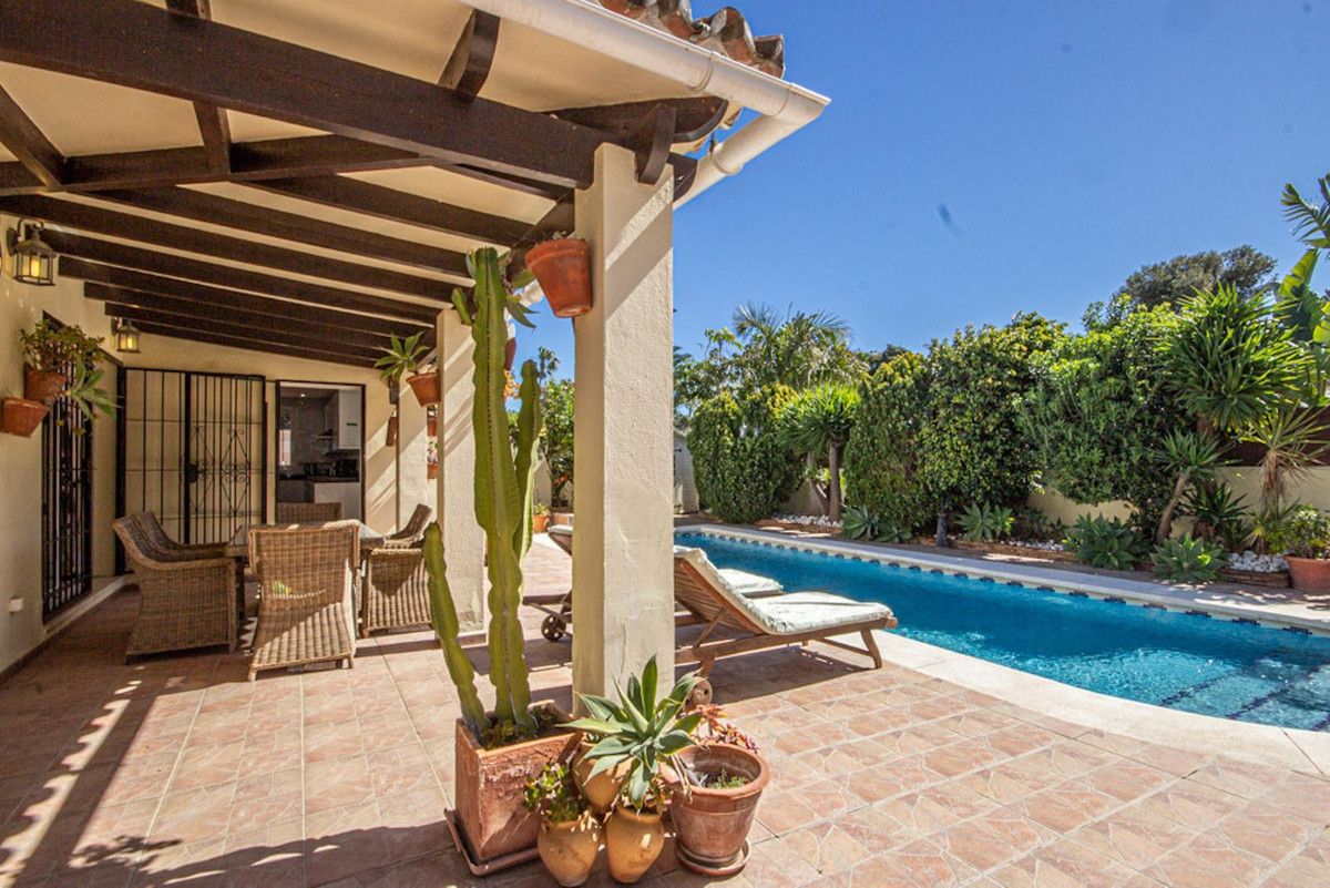 3 bedroom Villas for sale in Marbesa – R5346010