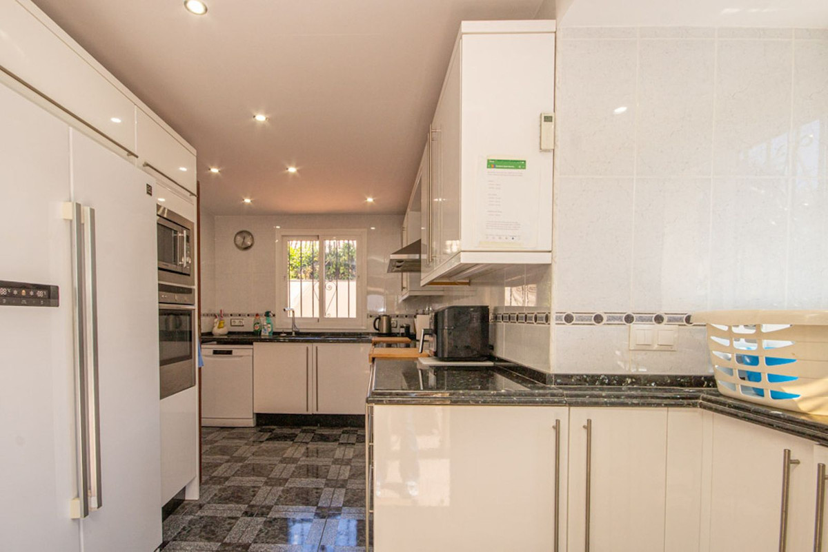 3 bedroom Villas for sale in Marbesa – R5346010