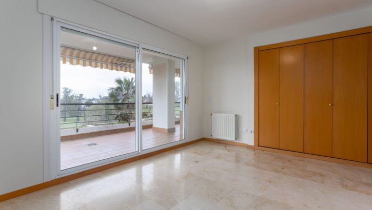 Apartamentos de 3 dormitorios en venta en Guadalmina Alta – R3765832 en 