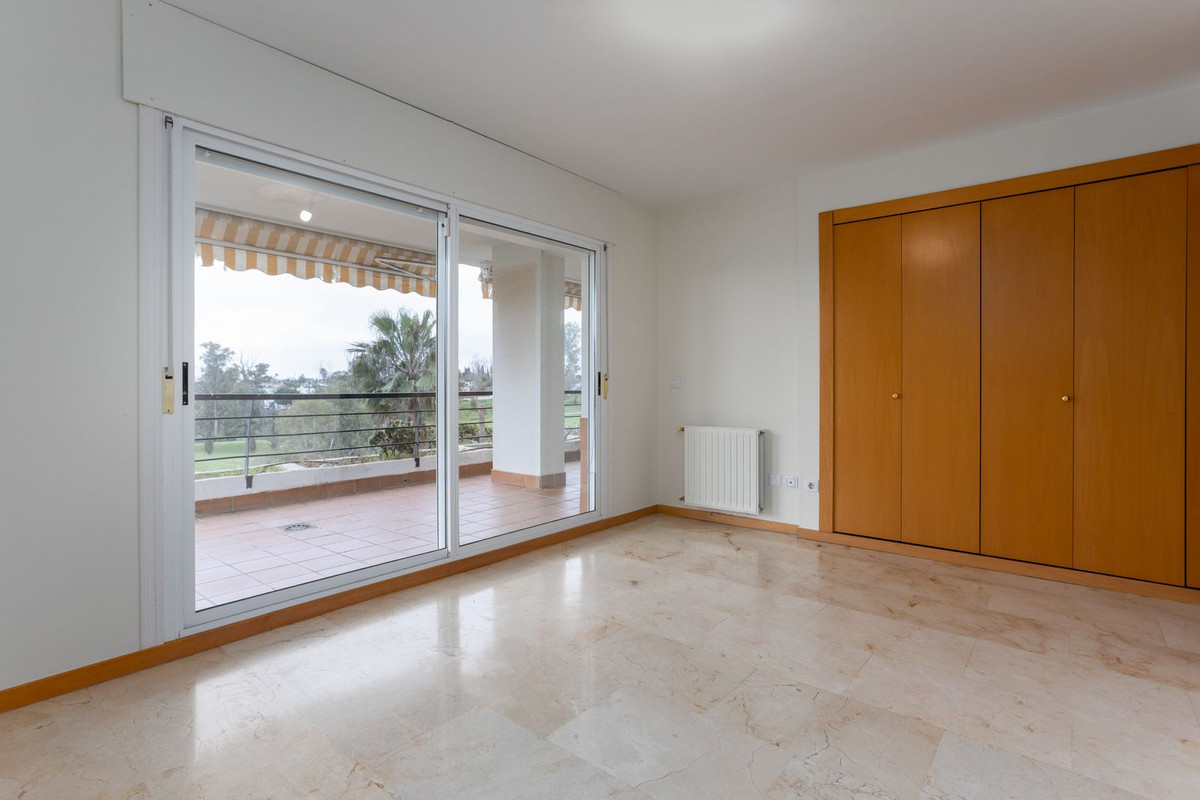 Apartamentos de 3 dormitorios en venta en Guadalmina Alta – R3765832