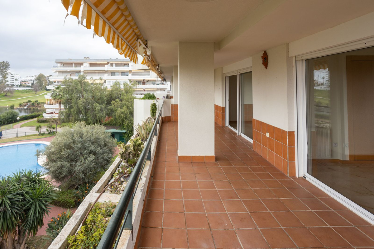 Apartamentos de 3 dormitorios en venta en Guadalmina Alta – R3765832