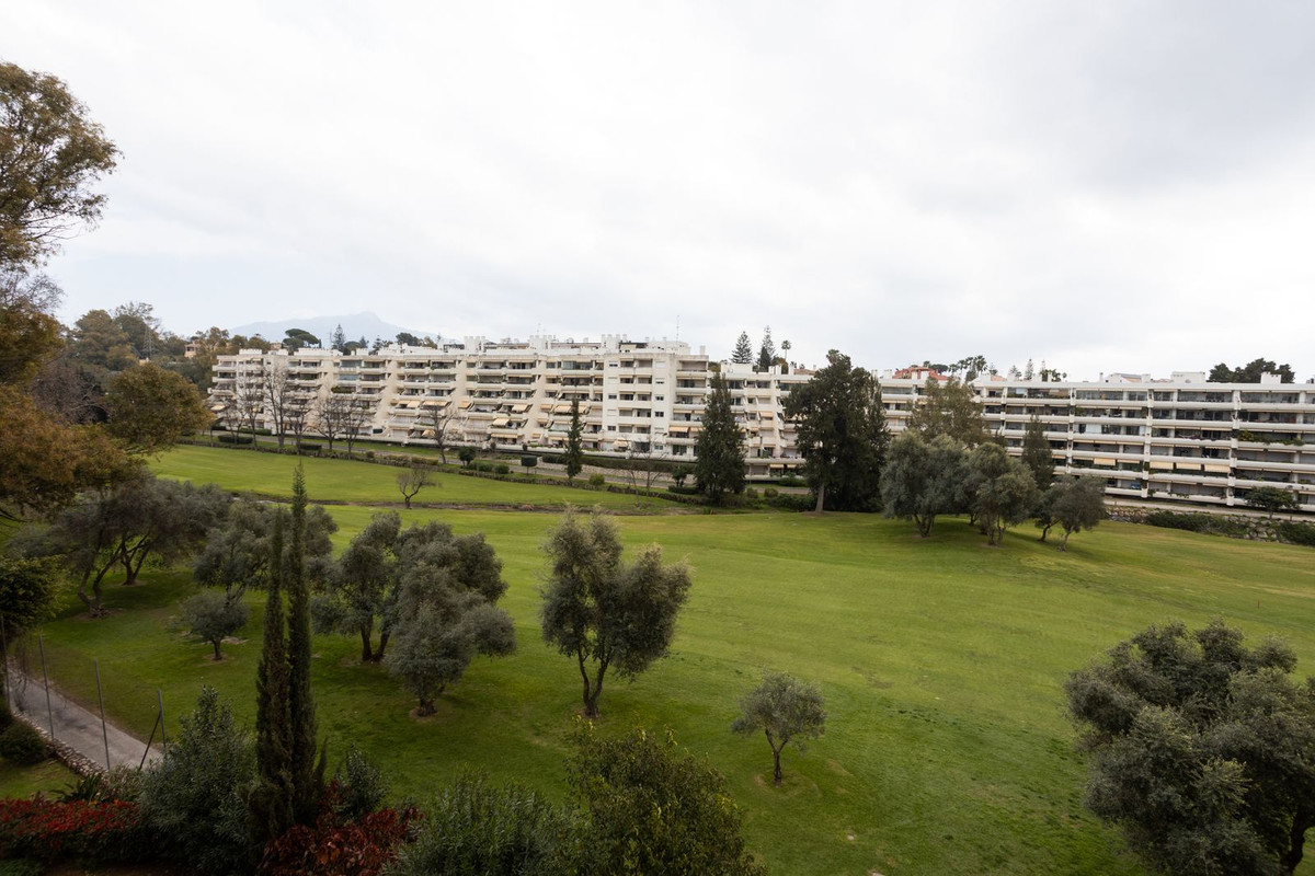 Apartamentos de 3 dormitorios en venta en Guadalmina Alta – R3765832