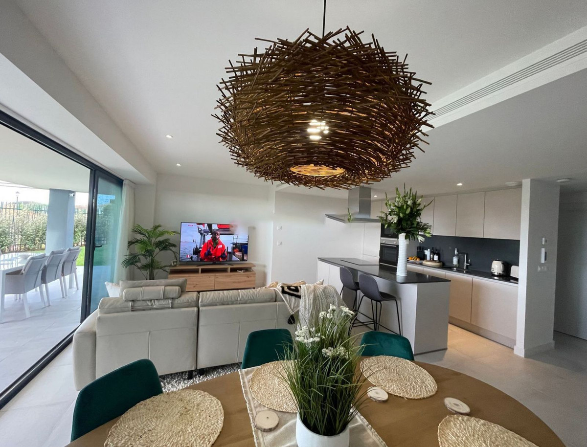 3 bedroom Apartments for sale in Selwo – R4837135