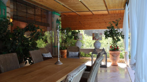 5 bedroom Villas for sale in Milla de Oro – R4742287