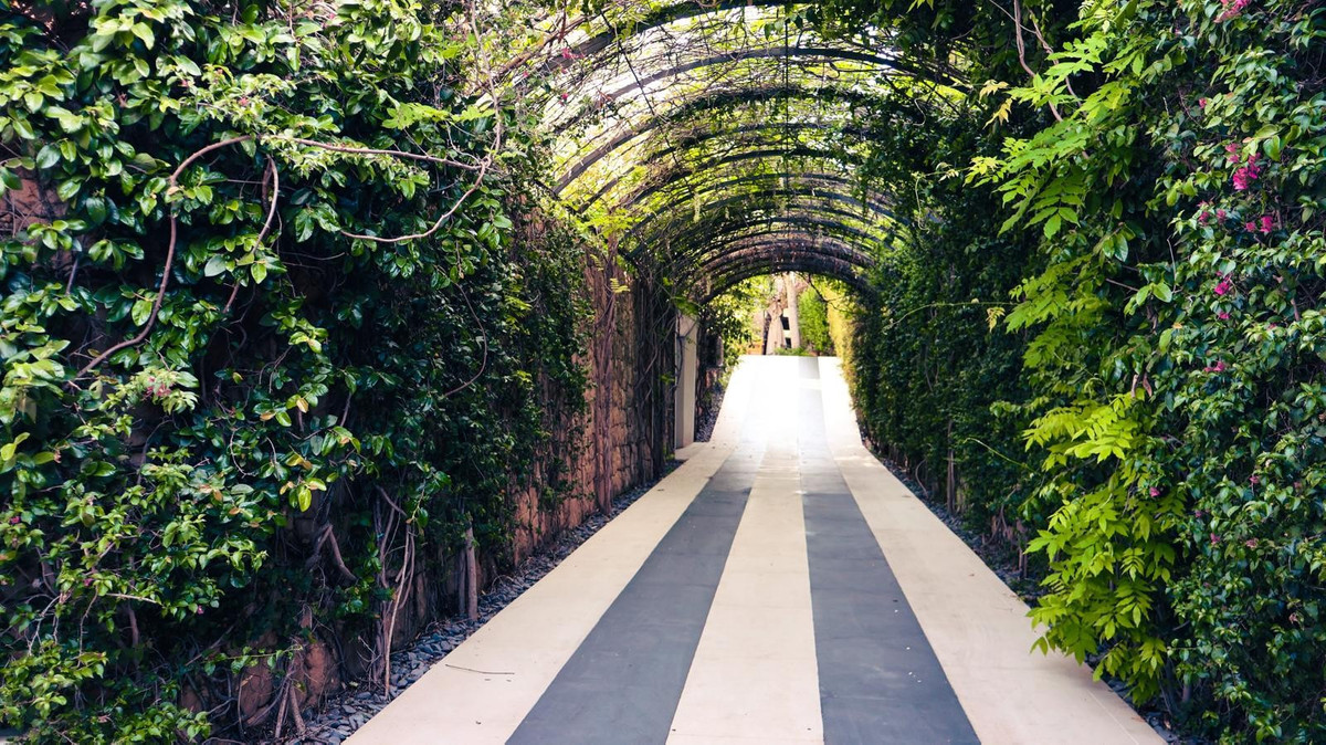 5 bedroom Villas for sale in Milla de Oro – R4742287