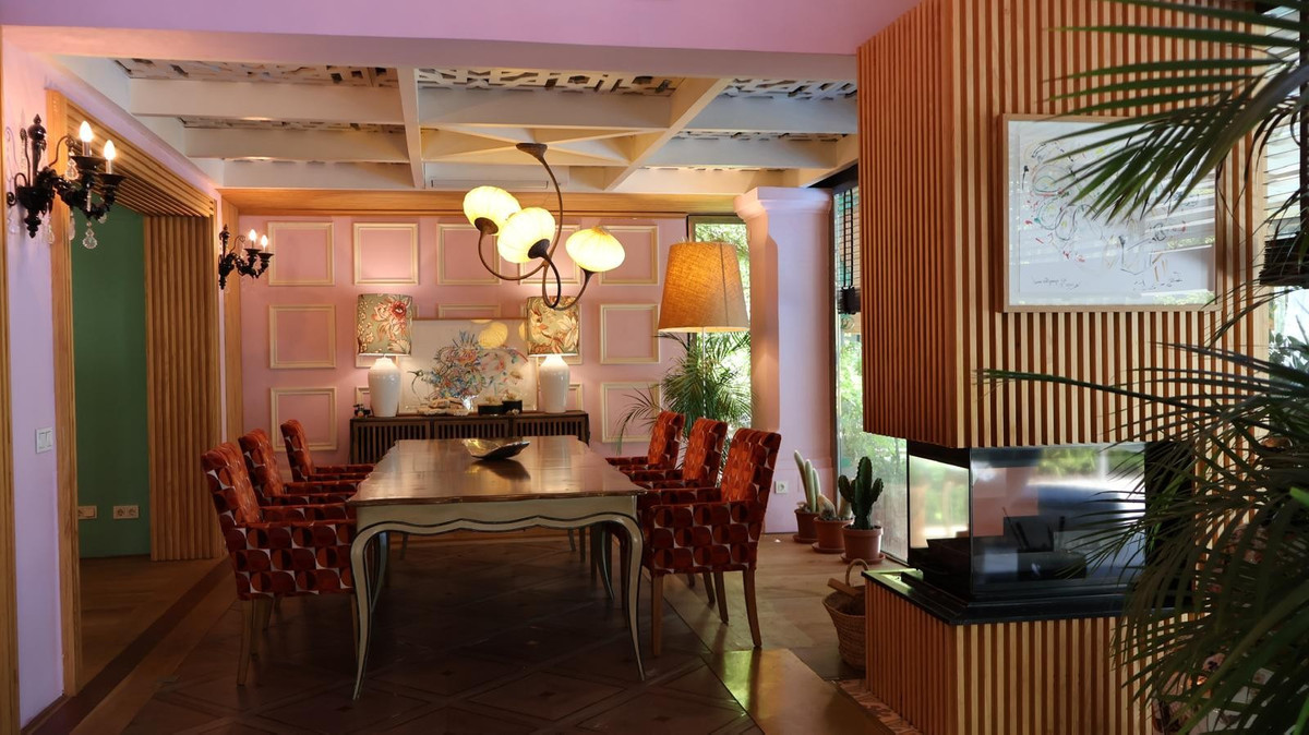 5 bedroom Villas for sale in Milla de Oro – R4742287