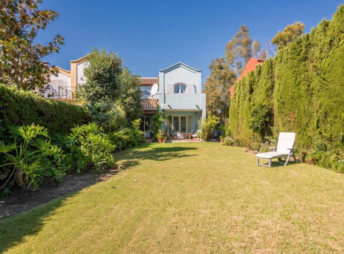 3 bedroom Townhouses for sale in Guadalmina Alta – R5272870 3 bedroom Townhouses for sale in Guadalmina Alta – R5272870