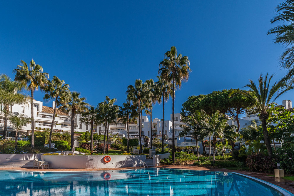 4 bedroom Penthouses for sale in Elviria – R5366002