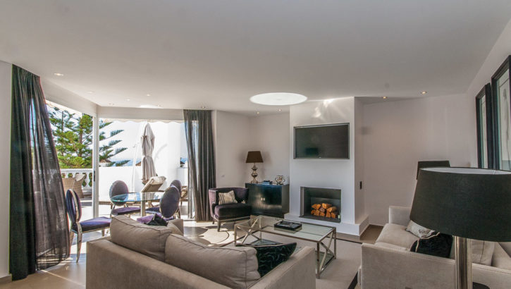 4 bedroom Penthouses for sale in Elviria – R5366002 in 