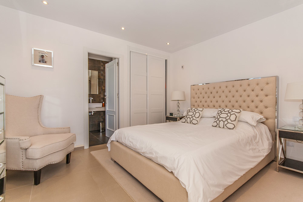 4 bedroom Penthouses for sale in Elviria – R5366002
